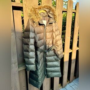 Moncler Olive Green Quilted Puffer Jacket with Fur-Trimmed Hood XL